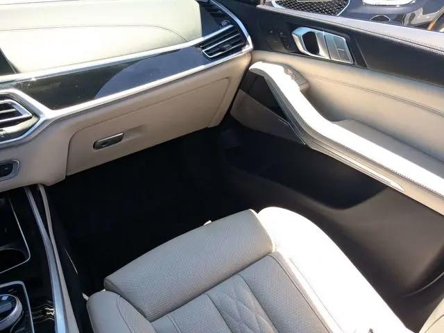 2021 BMW X7 M50i