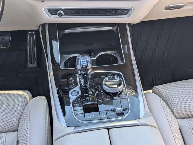2021 BMW X7 M50i