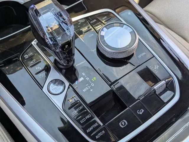 2021 BMW X7 M50i