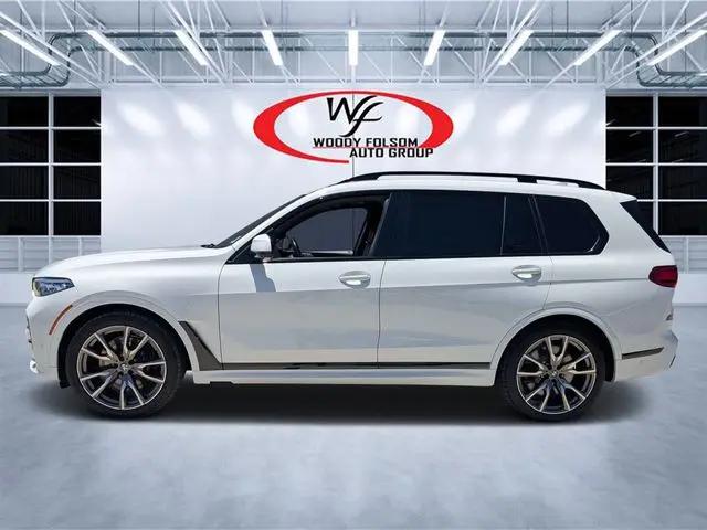2021 BMW X7 M50i