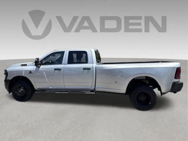 2026 Ram 3500 Tradesman Crew Cab 4x4 8 Box
