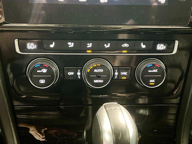 2018 Volkswagen Golf R 2.0T w/DCC & Navigation