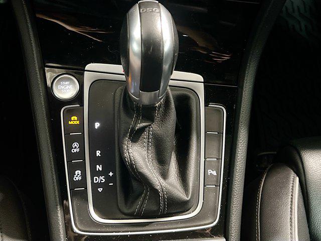 2018 Volkswagen Golf R 2.0T w/DCC & Navigation