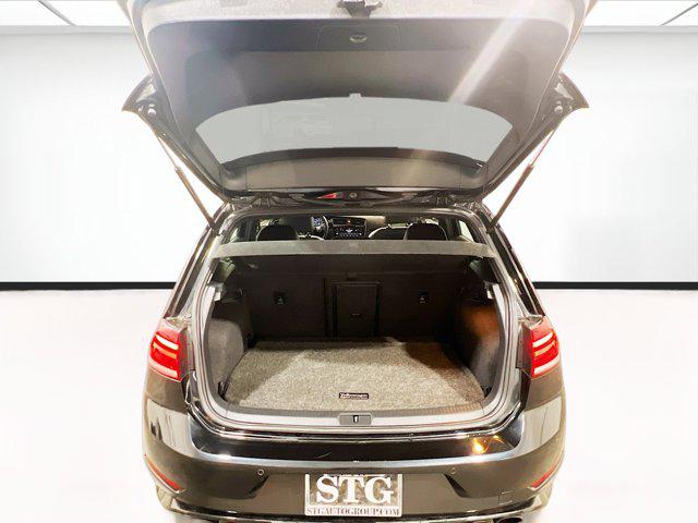 2018 Volkswagen Golf R 2.0T w/DCC & Navigation