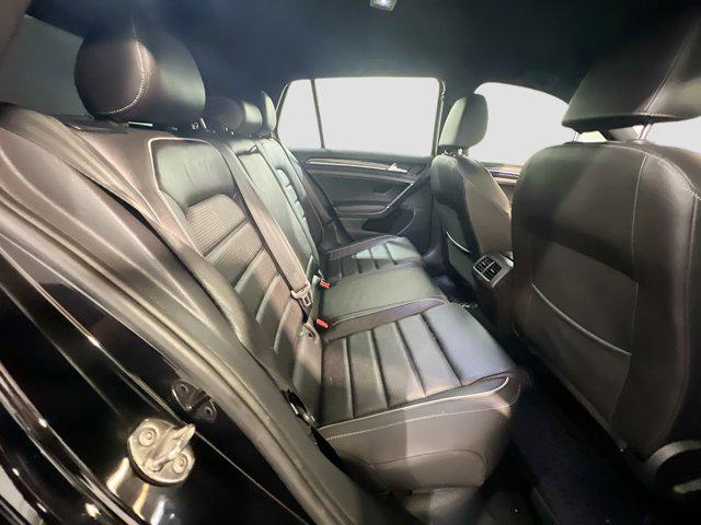 2018 Volkswagen Golf R 2.0T w/DCC & Navigation