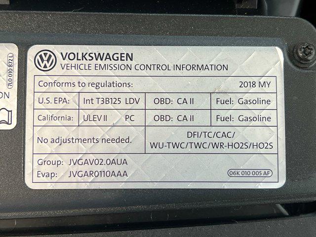 2018 Volkswagen Golf R 2.0T w/DCC & Navigation