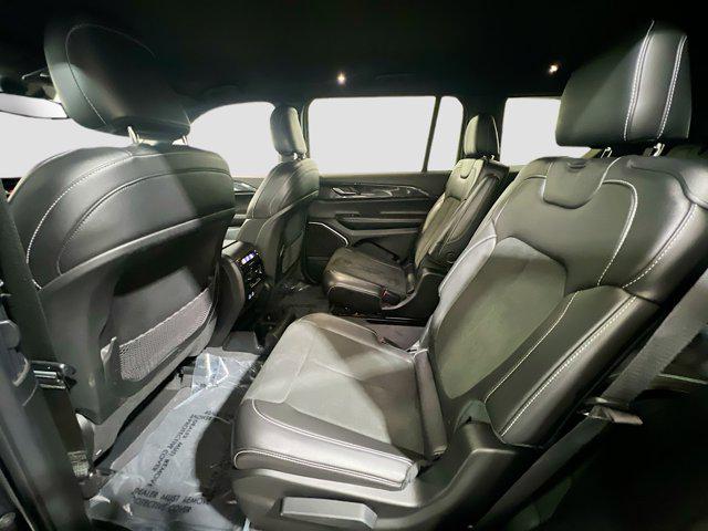 2022 Jeep Grand Cherokee L Altitude 4x2