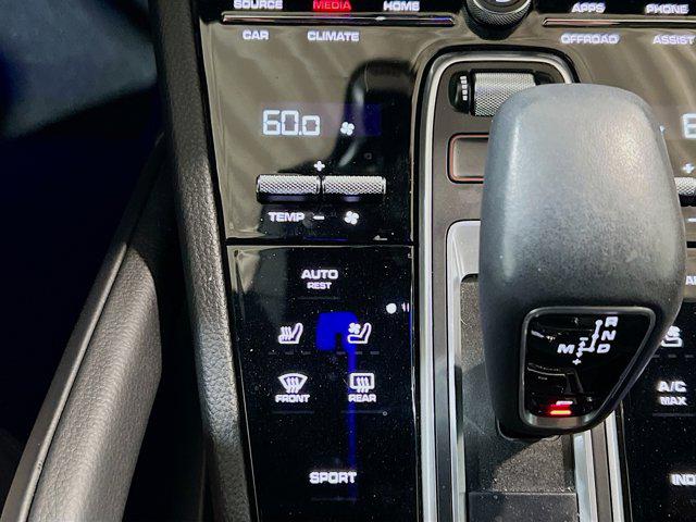 2022 Porsche Cayenne Base