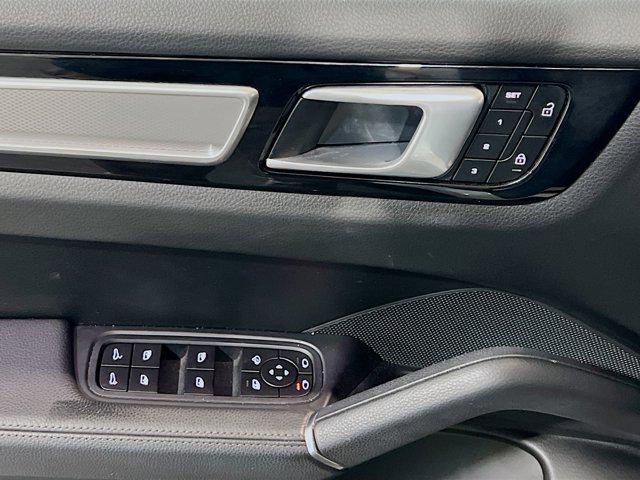 2022 Porsche Cayenne Base