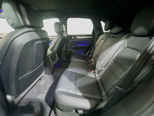 2022 Porsche Cayenne Base