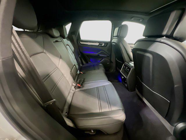 2022 Porsche Cayenne Base