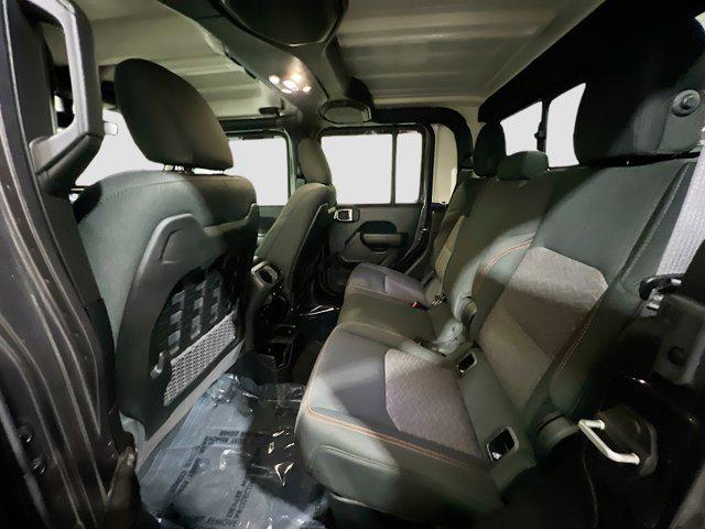 2022 Jeep Gladiator Sport