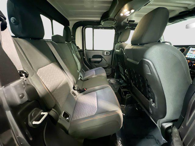 2022 Jeep Gladiator Sport