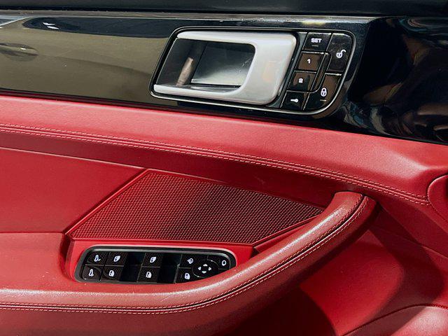 2018 Porsche Panamera 4