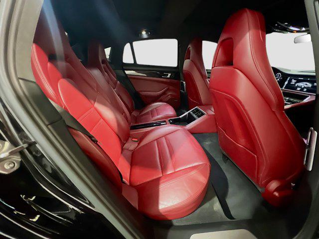 2018 Porsche Panamera 4