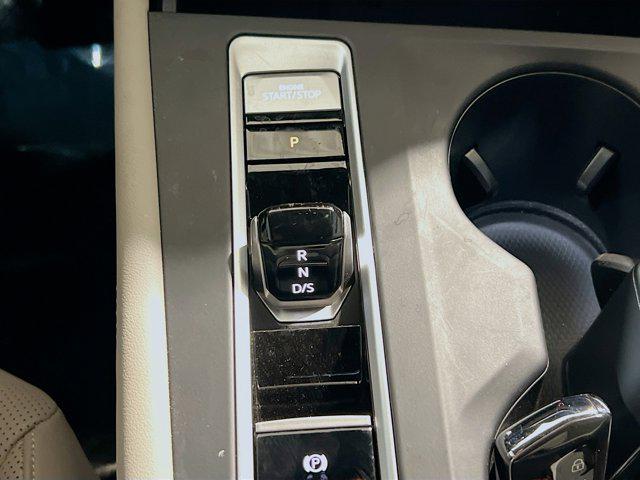 2025 Volkswagen Atlas 2.0T SE