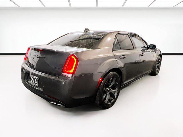 2021 Chrysler 300 Touring L