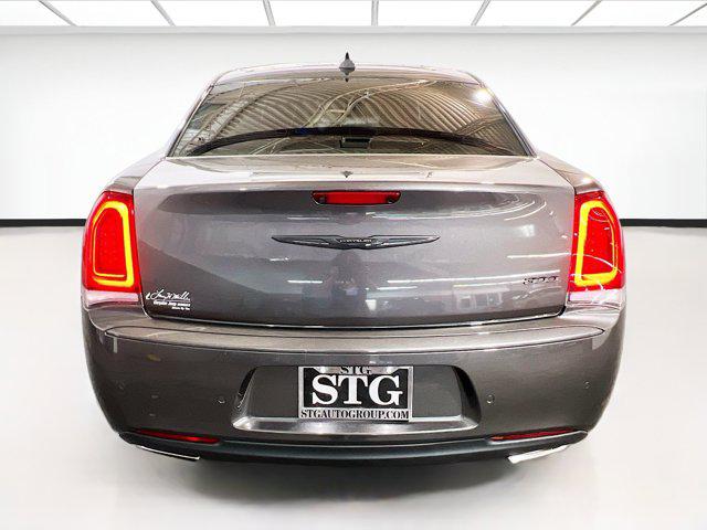 2021 Chrysler 300 Touring L