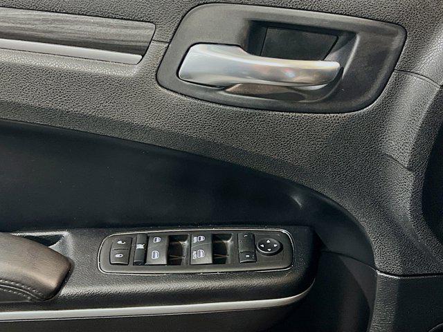 2021 Chrysler 300 Touring L