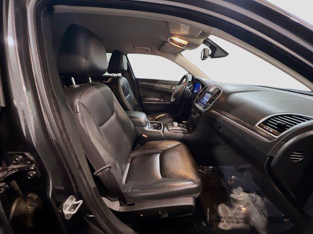 2021 Chrysler 300 Touring L
