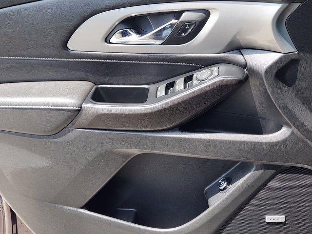 2023 Chevrolet Traverse AWD LT Leather