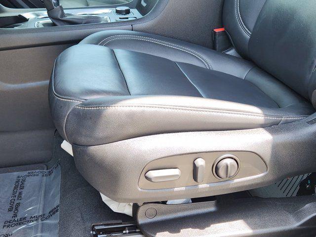2023 Chevrolet Traverse AWD LT Leather
