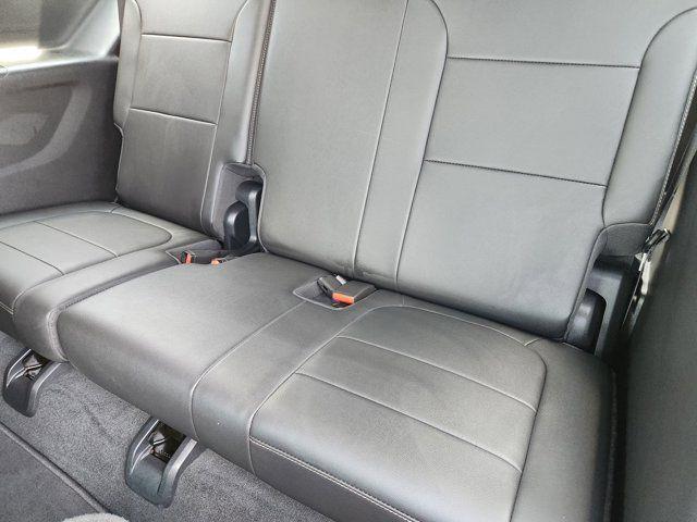 2023 Chevrolet Traverse AWD LT Leather