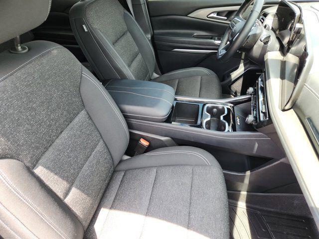 2025 Chevrolet Traverse AWD LT