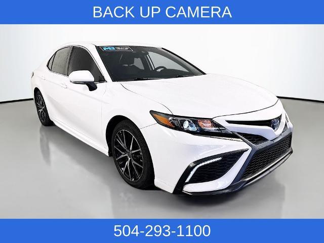 2023 Toyota Camry SE Nightshade Edition Hybrid