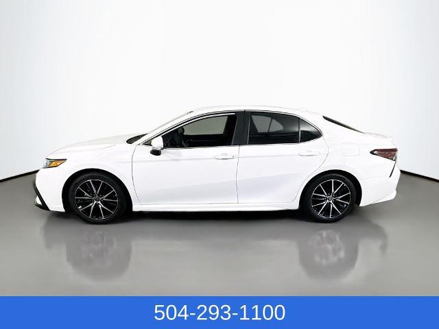 2023 Toyota Camry SE Nightshade Edition Hybrid