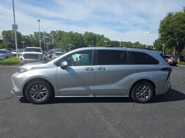 2021 Toyota Sienna XLE