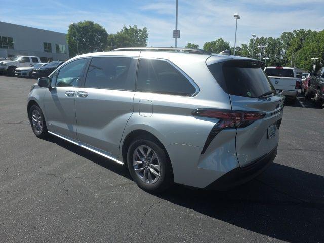 2021 Toyota Sienna XLE