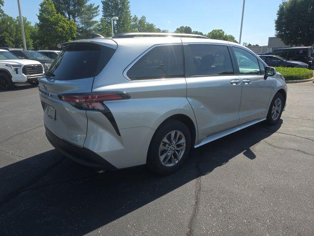 2021 Toyota Sienna XLE