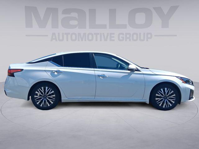2023 Nissan Altima SV FWD