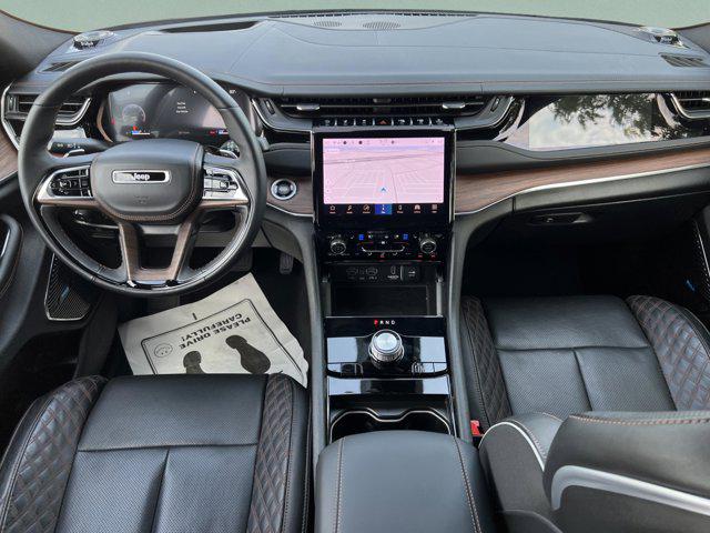2023 Jeep Grand Cherokee Summit 4x2