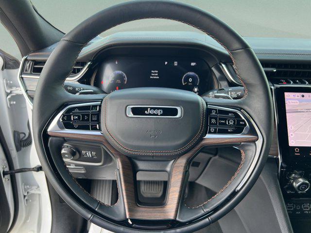 2023 Jeep Grand Cherokee Summit 4x2