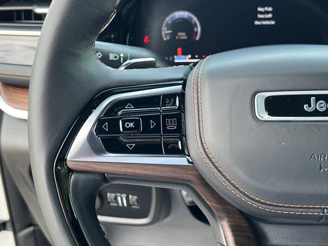 2023 Jeep Grand Cherokee Summit 4x2