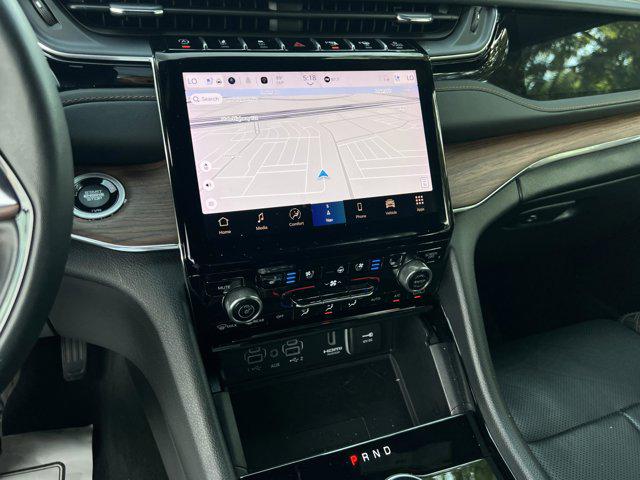 2023 Jeep Grand Cherokee Summit 4x2