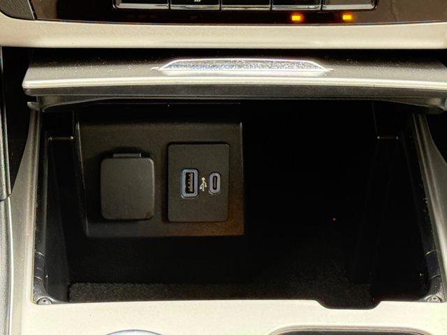 2021 Ford Explorer Base