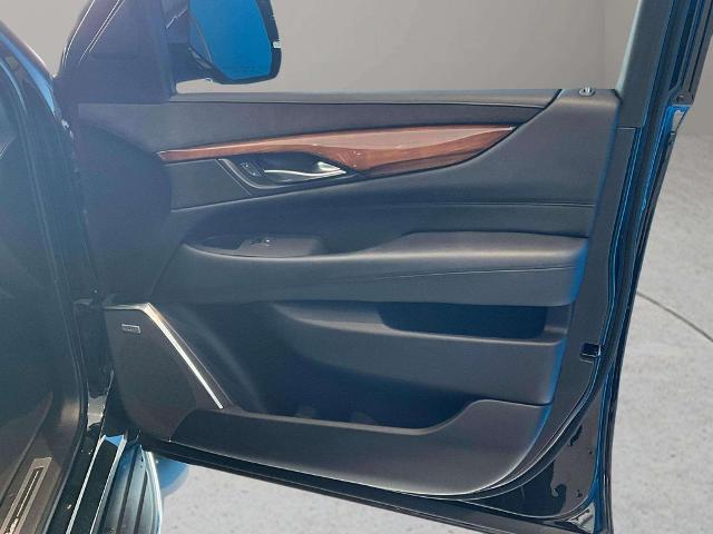 2017 Cadillac Escalade Luxury