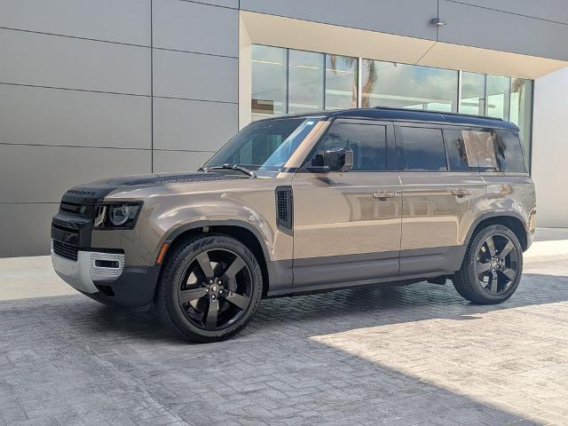 2022 Land Rover Defender 110 SE