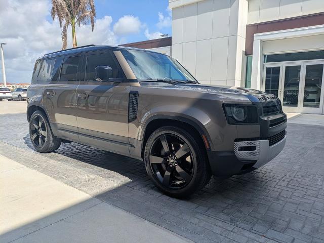 2022 Land Rover Defender 110 SE