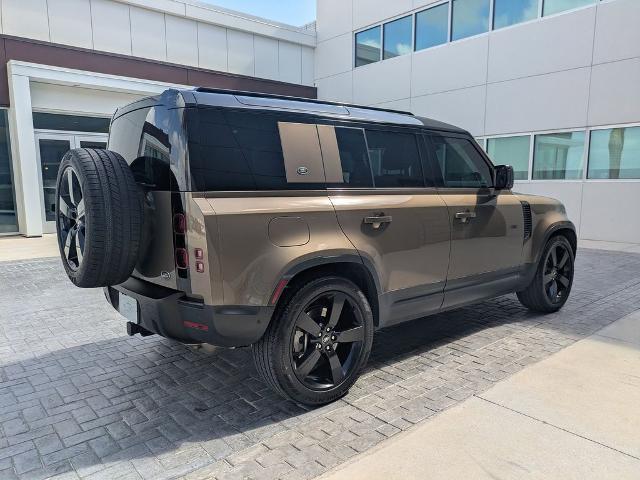 2022 Land Rover Defender 110 SE