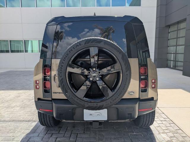 2022 Land Rover Defender 110 SE