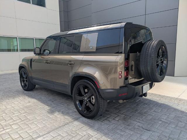 2022 Land Rover Defender 110 SE