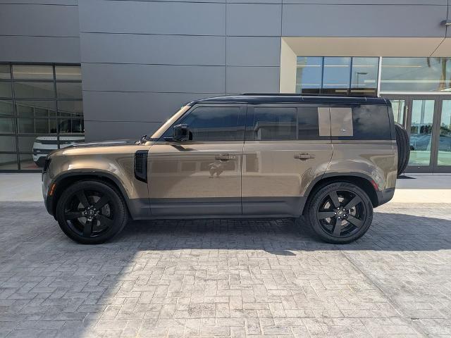 2022 Land Rover Defender 110 SE