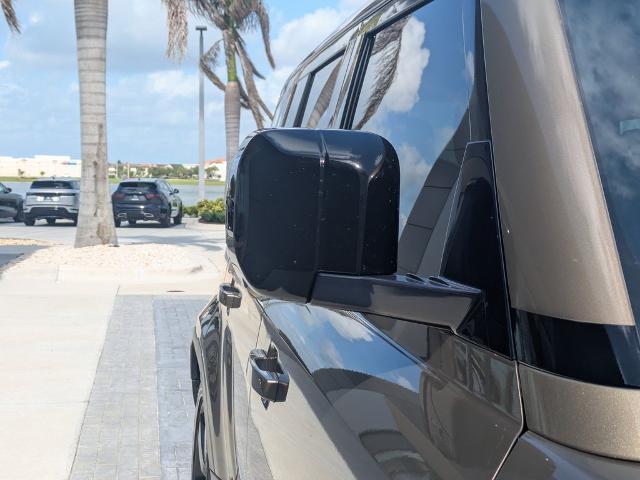2022 Land Rover Defender 110 SE