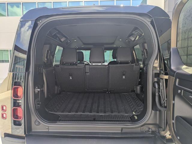 2022 Land Rover Defender 110 SE