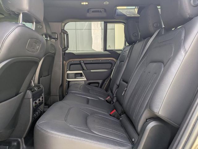 2022 Land Rover Defender 110 SE