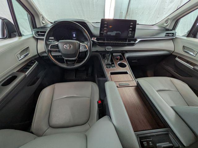 2022 Toyota Sienna XLE 8 Passenger